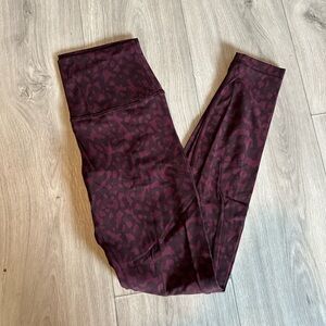 Lululemon Aligns 28”